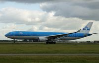 PH-AKB @ EHAM - Taking off from the Polderbaanat Schiphol (Amsterdam) - by Jan Bekker