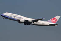 B-18205 @ VIE - China Airlines