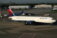 N155DL @ DUS - visitor - by Wolfgang Zilske