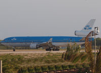 PH-KCA @ AUA - Ready for take off from Reina Beatrix Airport - by Willem Göebel