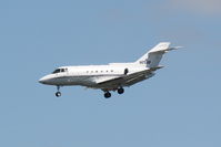 N25BB @ KSRQ - Raytheon Hawker 800 (N25BB) on approach to Sarasota-Bradenton International Airport following a flight from Plattsburgh International Airport - by jwdonten