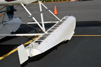 N136WF @ KOMH - Orange   pontoon