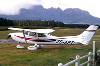 ZS-APT @ FASH - Cessna 182S Skylane [182-80867] Stellenbosch~ZS 17/09/2006