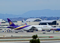 HS-TJT @ KLAX - HS-TJT Thai Airways International Boeing 777-2D7/ER (cn 34588/596)

Los Angeles - International (LAX / KLAX)
USA - California, October 20, 2012
TDelCoro - by Tomás Del Coro