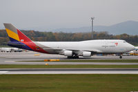 HL7618 @ LOWW - Boeing 747-400F - by Michael Stricker