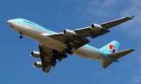 HL7602 @ EGLL - Boeing 747-4B5ERF [34301] (Korean Air) Home~G 24/06/2006