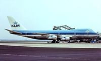 PH-BUG @ EHAM - Boeing 747-206B [20427] (KLM Royal Dutch Airlines) Schiphol~PH 14/06/1980 - by Ray Barber