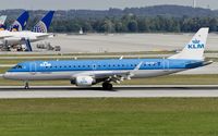 PH-EZI @ EDDM - departure from Munich - by Friedrich Becker