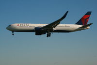 N1610D @ EBBR - Arrival of flight DL080 to RWY 25L
