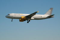 EC-HQJ @ EBBR - Arrival of flight VY8988 to RWY 25L