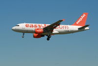 G-EZAM @ EBBR - Arrival of flight EZY4093 to RWY 25L - by Daniel Vanderauwera