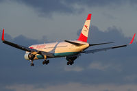 OE-LAY @ VIE - Austrian Airlines
