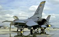 85-1433 @ KLUF - flightline at Luke AFB