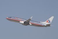N843NN @ KLAX - Boeing 737-800 - by Mark Pasqualino