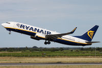 EI-DLD @ LFMP - RYR68D taking off rwy 33 to Charleroi - by Grizzly