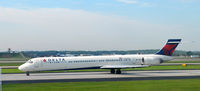 N902DA @ KATL - Taxi ATL - by Ronald Barker
