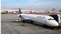 N913DE @ KATL - Atlanta - by Ronald Barker