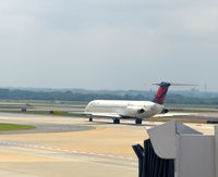 N777NC @ KATL - Taxi Atlanta - by Ronald Barker