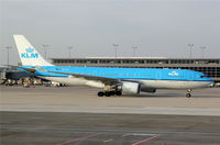 PH-AOI @ KIAD - KIAD/IAD