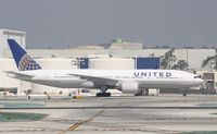 N798UA @ KLAX - Boeing 777-200