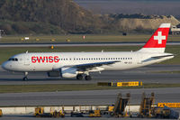 HB-JLS @ VIE - Swiss