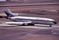 N401DA @ KPHX - March 1999 - taxiing out at PHX - by John Meneely