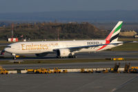 A6-EGO @ VIE - Emirates - by Chris Jilli
