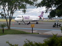 PR-JFO @ SWKN - MAIS Linhas Aéreas. Fokker F100, matrícula PR-JFO (cn 11400). Aeroporto Nelson Ribeiro Guimarães, Caldas Novas, 15 de novembro de 2012. - by J C Silveira Junior