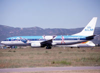 PH-BXB @ LEBL - Ready for take off rwy 20 in Euro 2004 c/s - by Shunn311