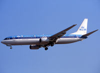 PH-BXO @ LEBL - Landing rwy 25 with additonal 'www.klm.com/The world is just a click away!' titles - by Shunn311