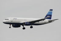 N524JB @ KSRQ - JetBlue Flight 1187 (N524JB) on approach to Sarasota-Bradenton International Airport following a flight from Boston-Logan International Airport - by jwdonten