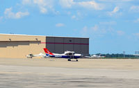 N884CP @ KLEX - Taxi LEX - by Ronald Barker
