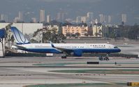 N517UA @ KLAX - Boeing 757-200 - by Mark Pasqualino