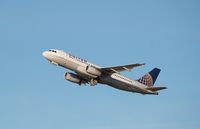 N421UA @ KLAX - Airbus A320