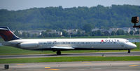 N989DL @ KDCA - Landing DCA - by Ronald Barker