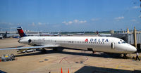 N989DL @ KDCA - DCA, VA - by Ronald Barker