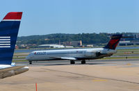 N910DN @ KDCA - Taxi DCA - by Ronald Barker