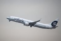 N317AS @ KLAX - Boeing 737-900 - by Mark Pasqualino