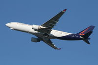 OO-SFY @ EBBR - Flight SN465 is climbing from RWY 25R - by Daniel Vanderauwera