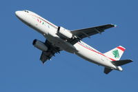 F-OMRO @ EBBR - Flight MEA216 is climbing from RWY 25R