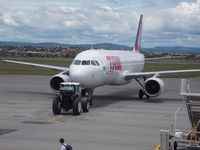 PR-MYP @ SWKN - Airbus A320-214, matrícula PR-MYP (cn 5066). Aeroporto Nelson Ribeiro Guimarães (CLV/SBCN). Caldas Novas, 25 de novembro de 2012.