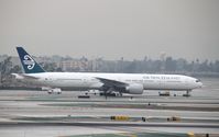 ZK-OKD @ KLAX - Boeing 777-200ER - by Mark Pasqualino