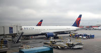 N128DL @ KATL - Atlanta - by Ronald Barker