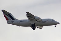 EI-RJP @ LFPG - Landing - by micka2b