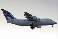 EI-RJX @ LFPG - Landing - by micka2b
