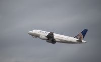 N852UA @ KLAX - Airbus A319