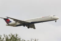 N976DL @ KSRQ - Delta Flight 2298 (N976DL) arrives at Sarasota-Bradenton International Airport following a flight from Hartsfield-Jackson International Airport - by Jim Donten