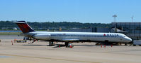 N936DL @ KDCA - DCA VA - by Ronald Barker