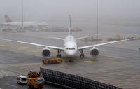 SP-LRA @ LOWW - LOT Boeing 787