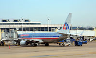 N960AN @ KDCA - DCA VA - by Ronald Barker